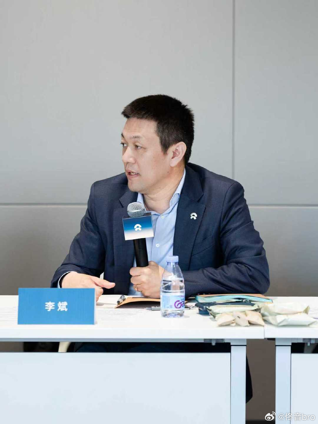 3月11日下午，蔚来的高管媒体见面会总结：1.蔚来在创立11年、上市8年后，于2