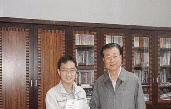 2009年，四川考生高考作文仅得6分，却被四川大学破格录取，然而没过多久，教他的