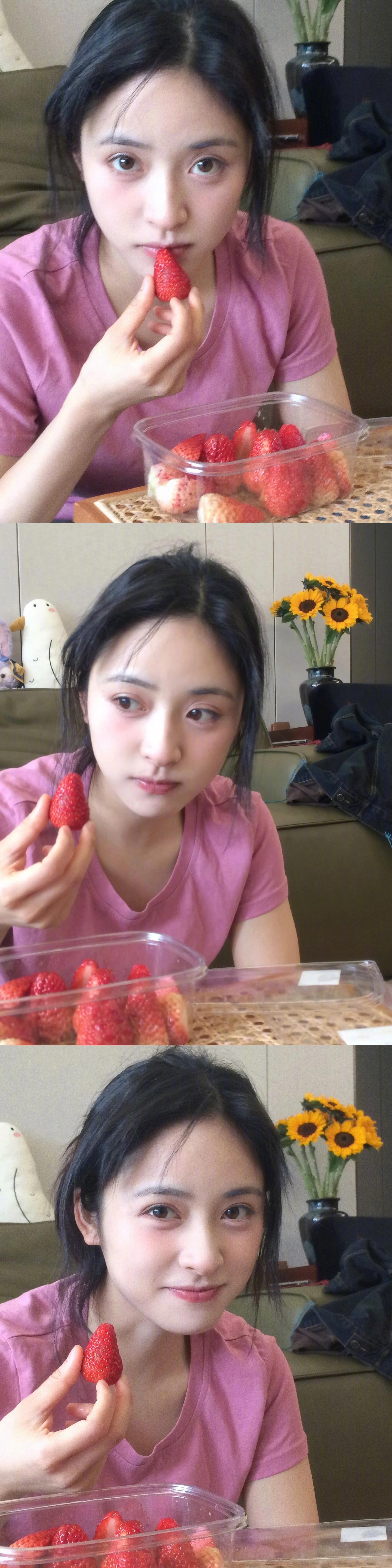 小雯镜头下的沈月永远最鲜活可爱💖 ​​​