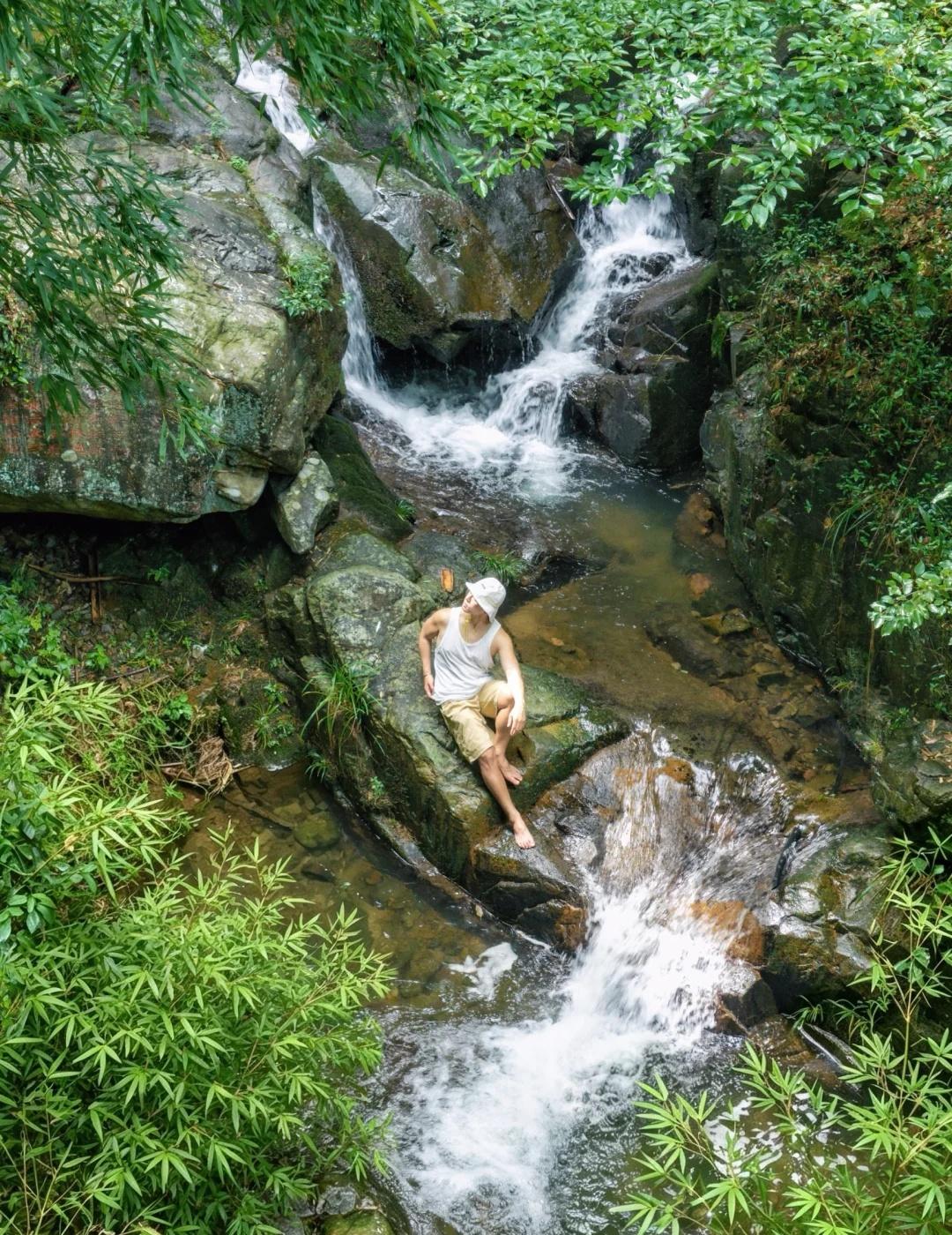 逃离城市🍃杭州周边山野避暑清凉一夏💦
🍃
城市里的夏天，有看得见的热浪。