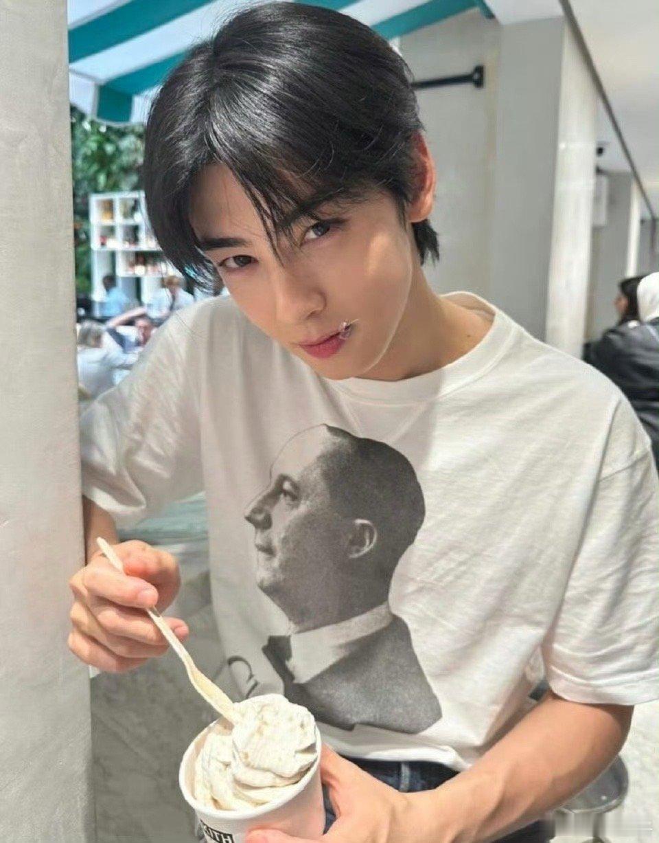 韩国国旗 车银优我不行了吧