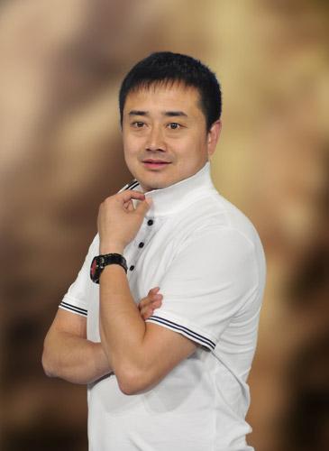 一个不像二人转演员的二人转演员，阎光明。真就和传统印象里的二人转演员不太一样。一