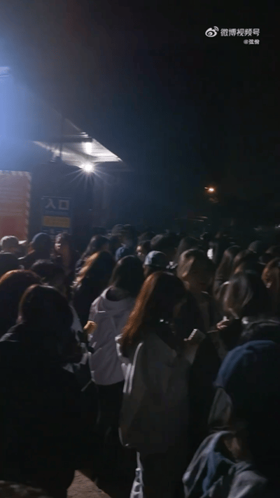 我感慨田嘉瑞是真的越来越多的人在爱他了《魂判九川》都有几百位粉丝在等他凌晨下班粉