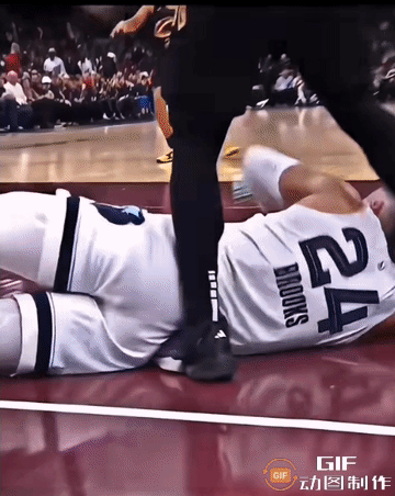 如果我是米切尔，我会让狄龙在医院过一个温暖的冬天。
#冬日生活打卡季#