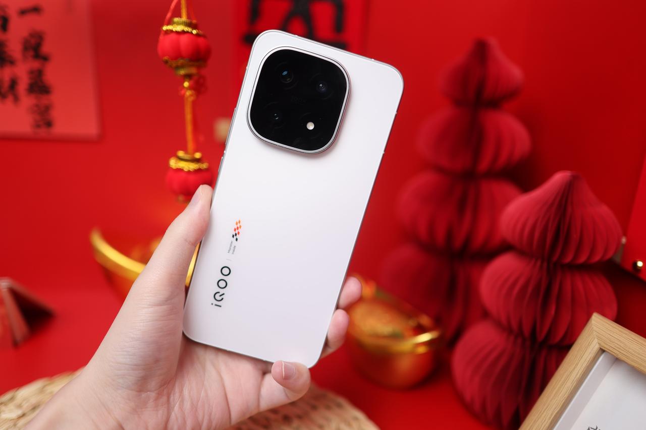 iQOO 15新年新气象