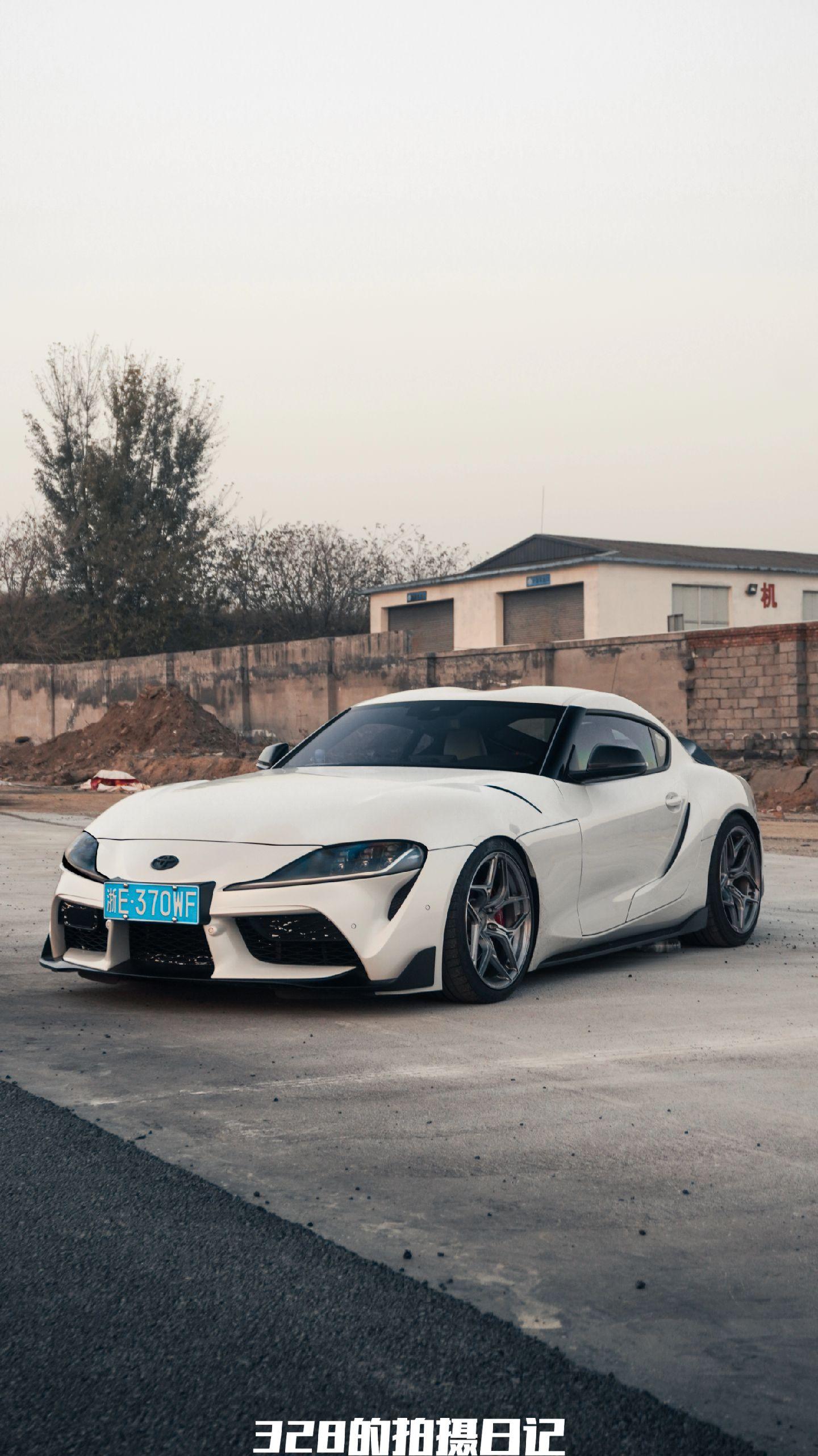 夕阳与supra.