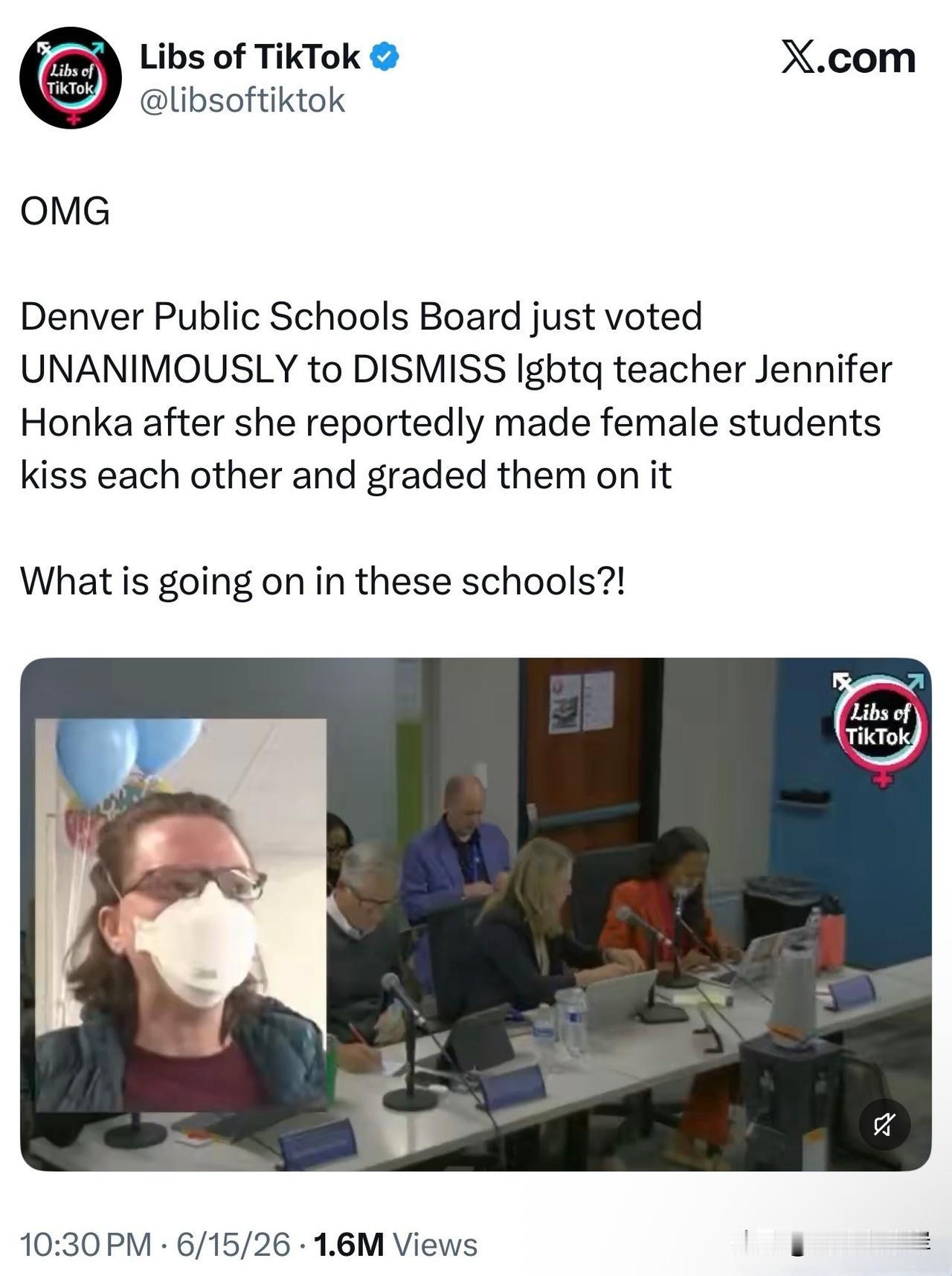 我的天！
 
丹佛公立学校董事会刚刚全票通过决议，解雇LGBTQ教师Jennif