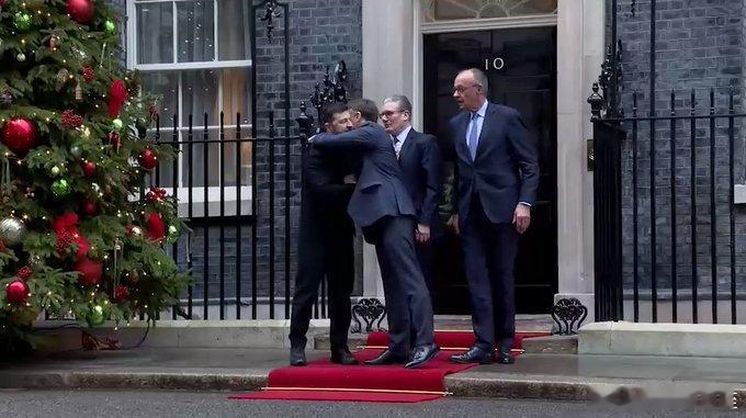 Zelensky在伦敦见英法德首脑后，飞到布鲁塞尔见北约秘书长、欧盟委员会主席、