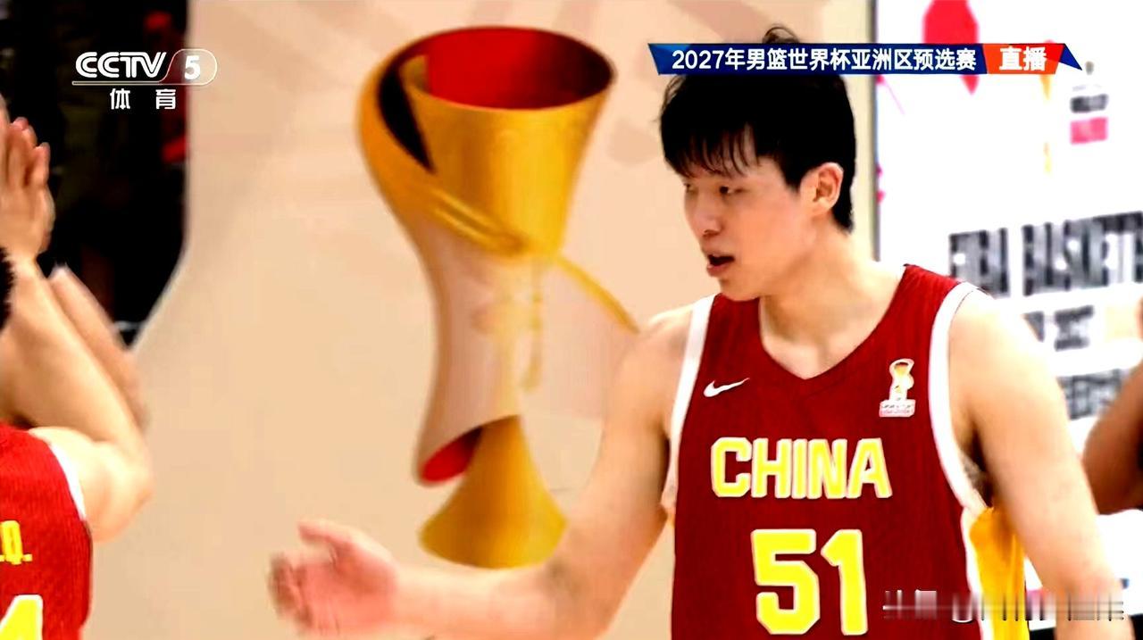 4.1秒的决战，中国男篮捍卫了世界杯之路，杨瀚森领袖气质彰显
比赛到了最后的4.