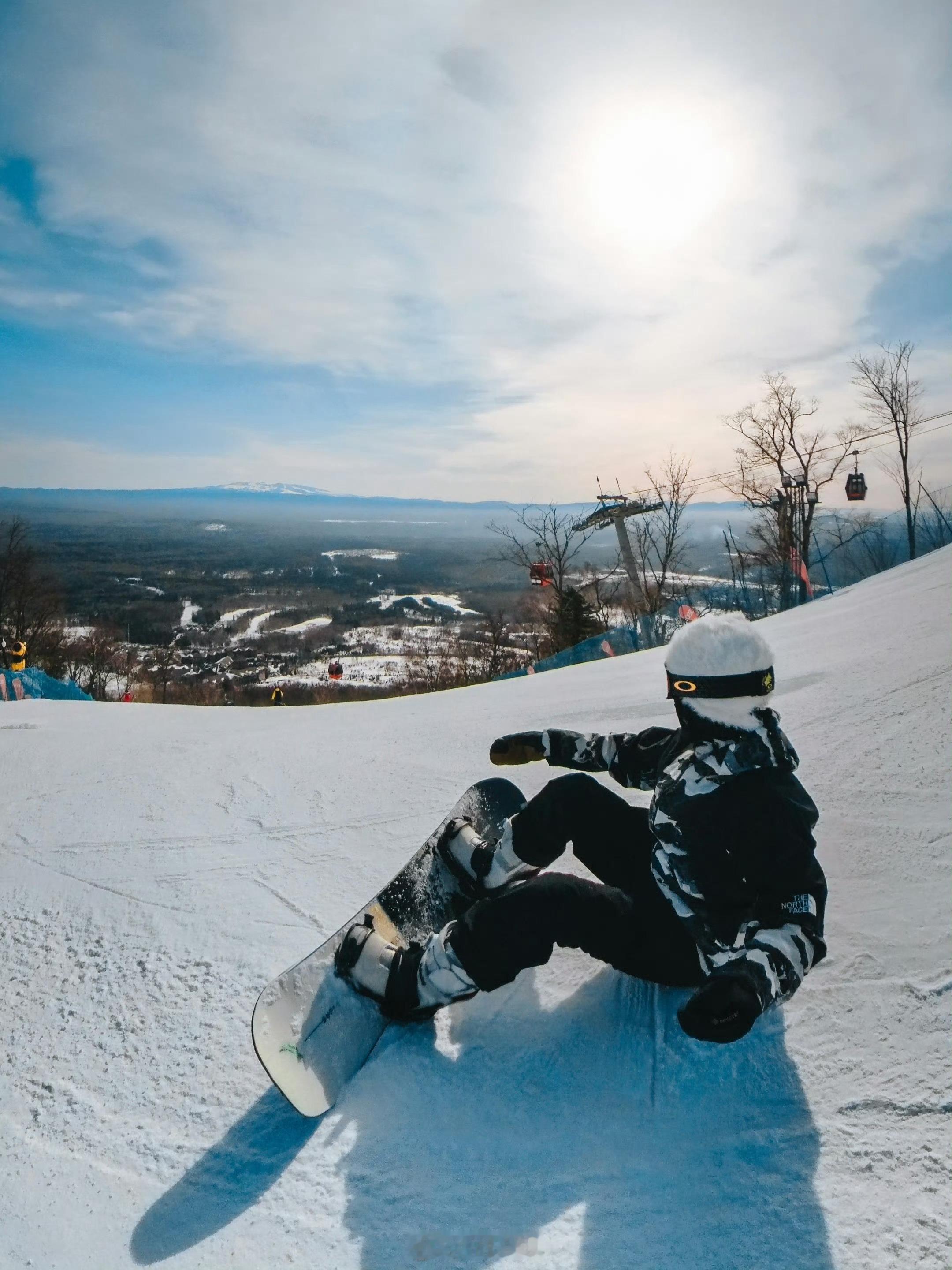 32岁中国籍男游客在日本滑雪场遇难  啊这… 好像不是第一次了。今年北海道滑雪愿