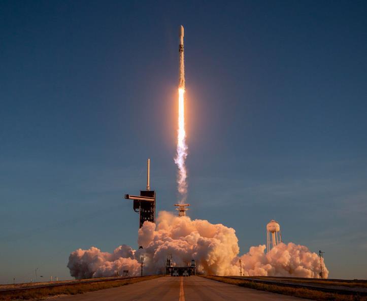 SpaceX三大抓手：星链、星舰、AI算力

8月5日，SpaceX交出上市后首