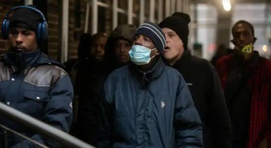 中方替1.27亿美国人，就“斩杀线”提问美财长，得到的答复令人绝望
 
美国财长