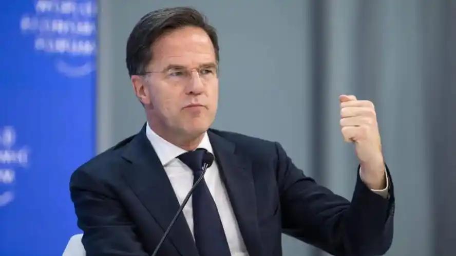 北约军队一旦进驻乌克兰，那战争就应该重新开打，而且俄罗斯军队就在乌克兰。吕特：一