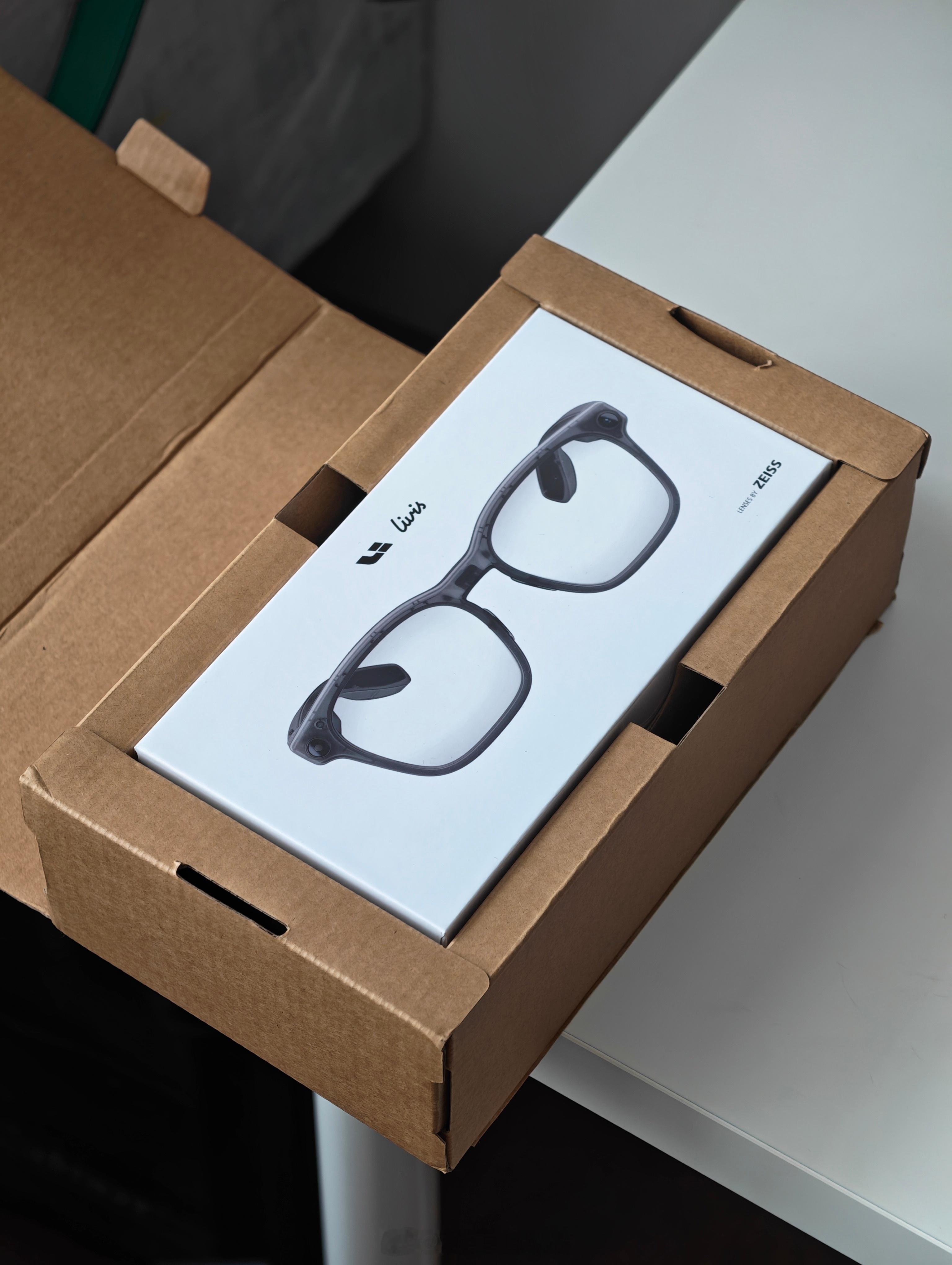 也许是全网最晚收到理想 AI 眼镜的了。虽是首发订单，但验光单上传晚了些，喜提延