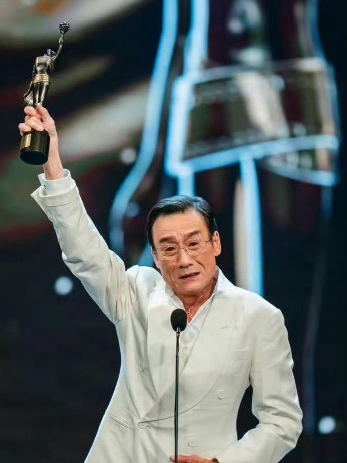 金像奖影帝梁家辉恭喜梁家辉先生，实至名归 