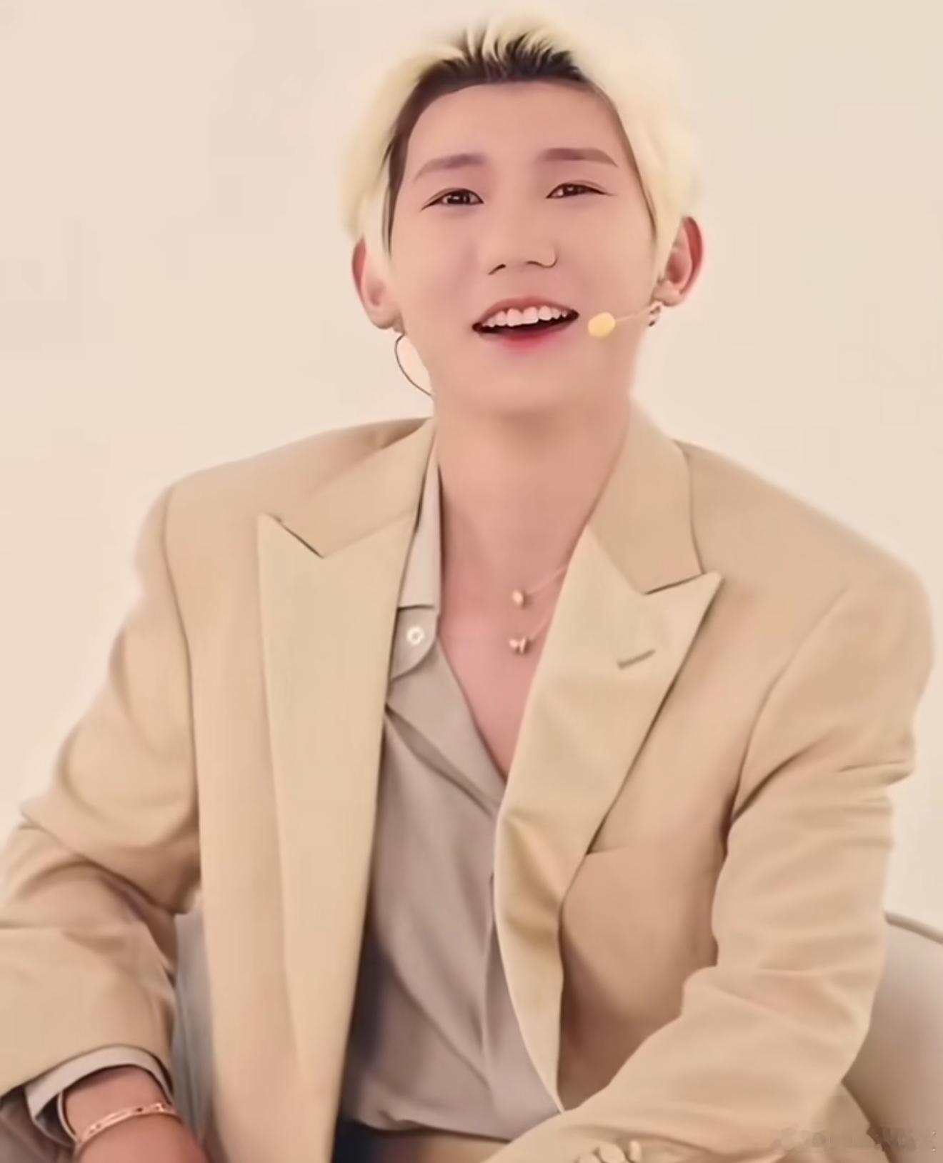 我说今天正弘城怎么这么多人？原来是王源来了