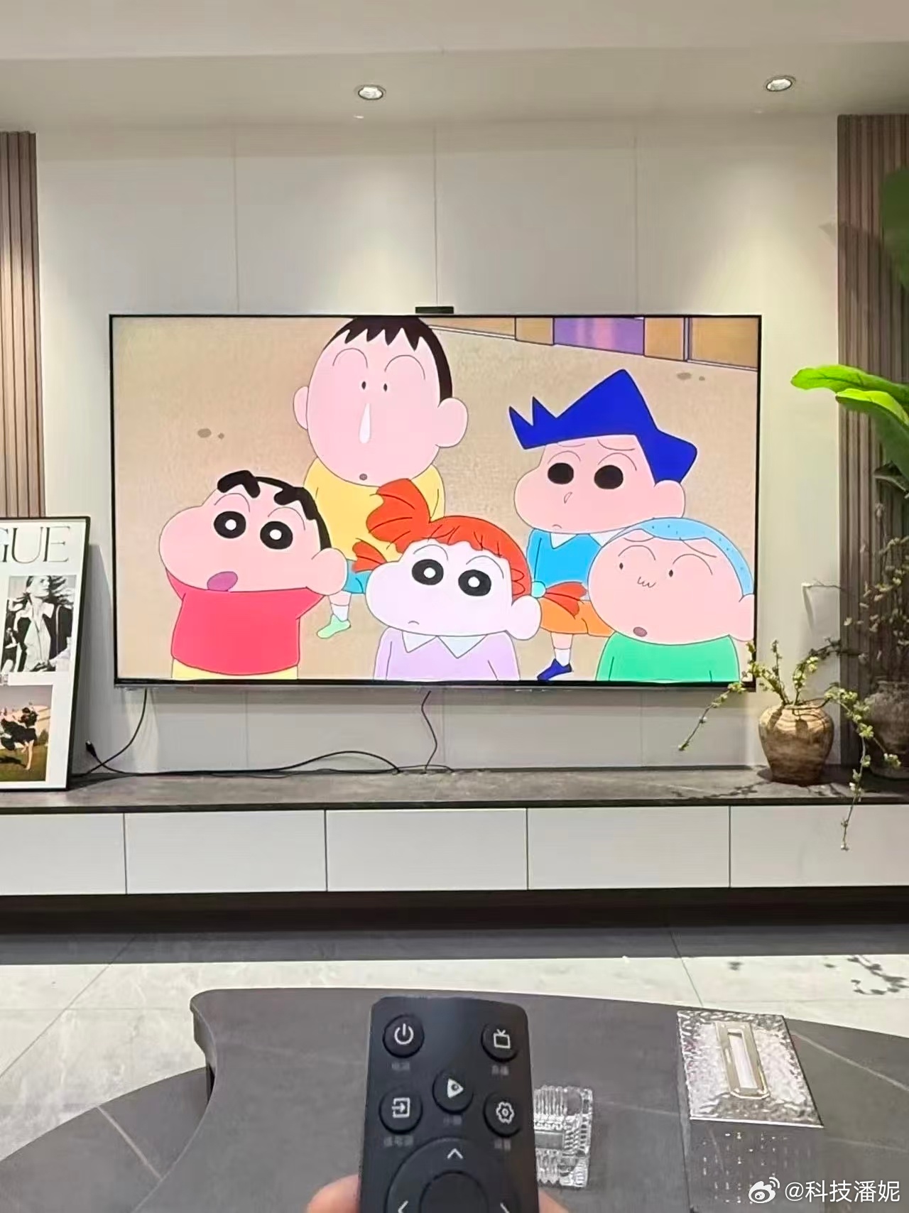 电视为什么越来越难开像我们常年在外租房过日子的，平日里全靠手机电脑消遣，去年过年