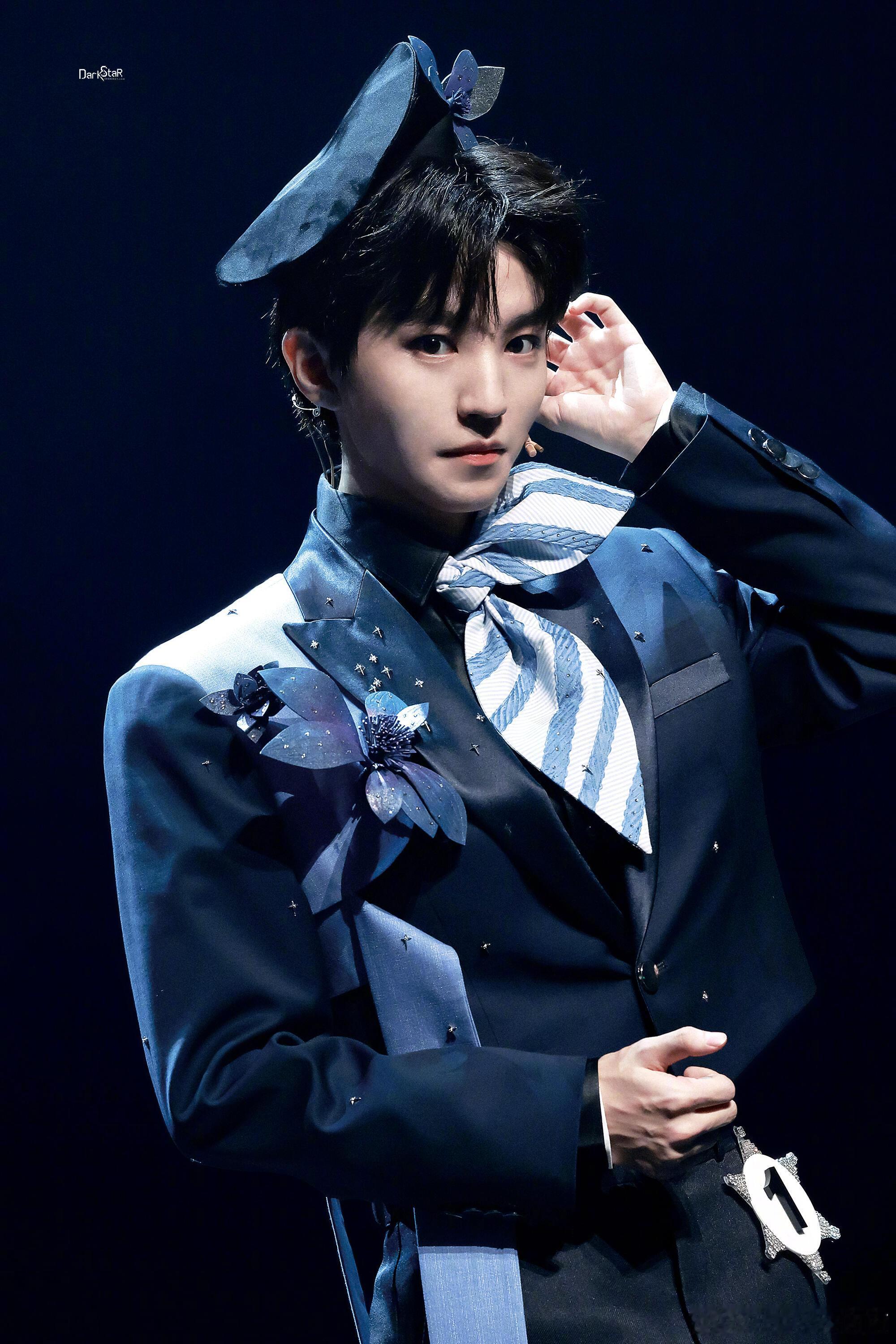 话剧演员王俊凯依旧那么耀眼✨ 