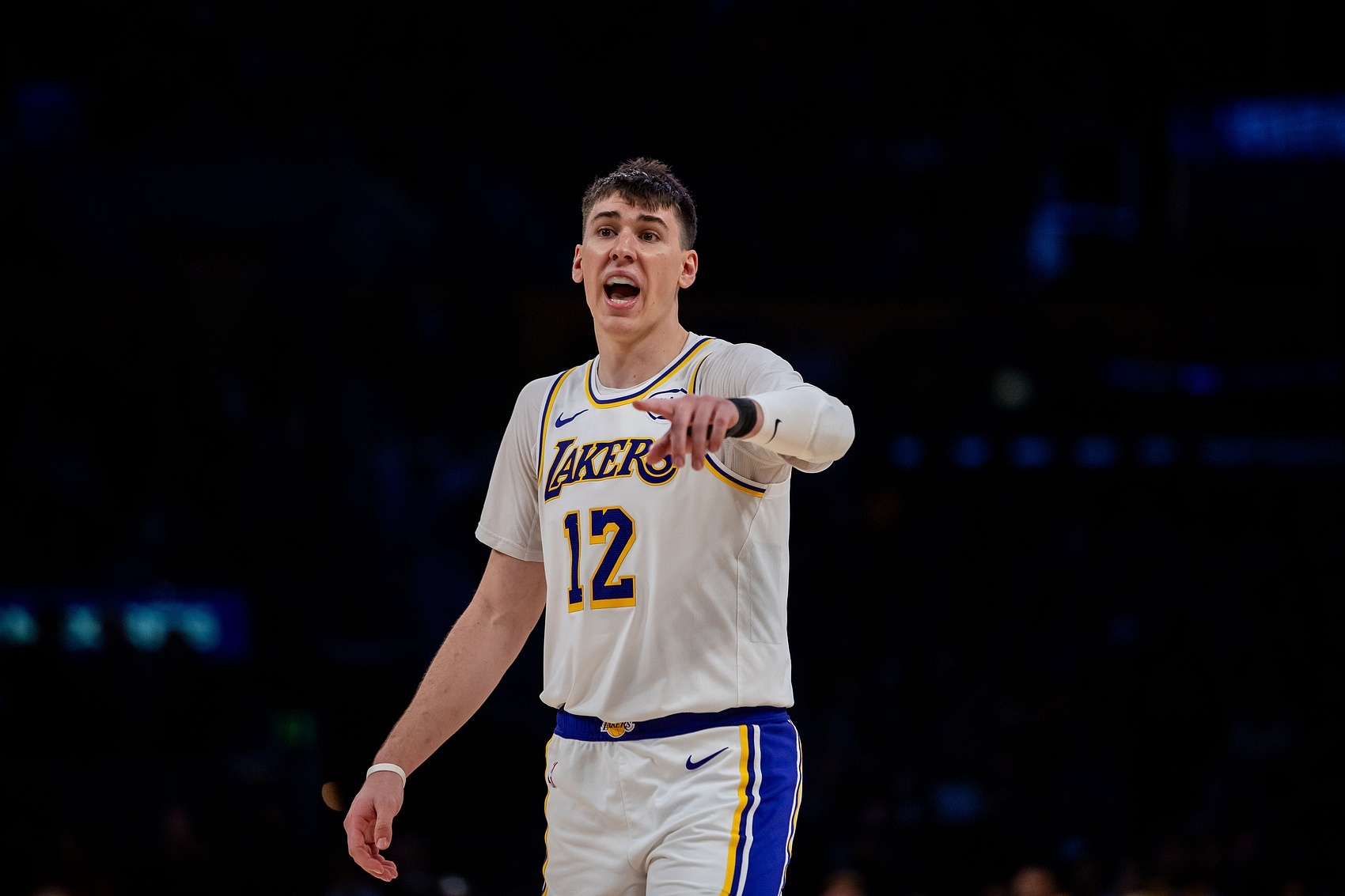 拉拉维亚过去3场，只出手7次，拿到10分。再往前推3场，他出手20次，拿到35分