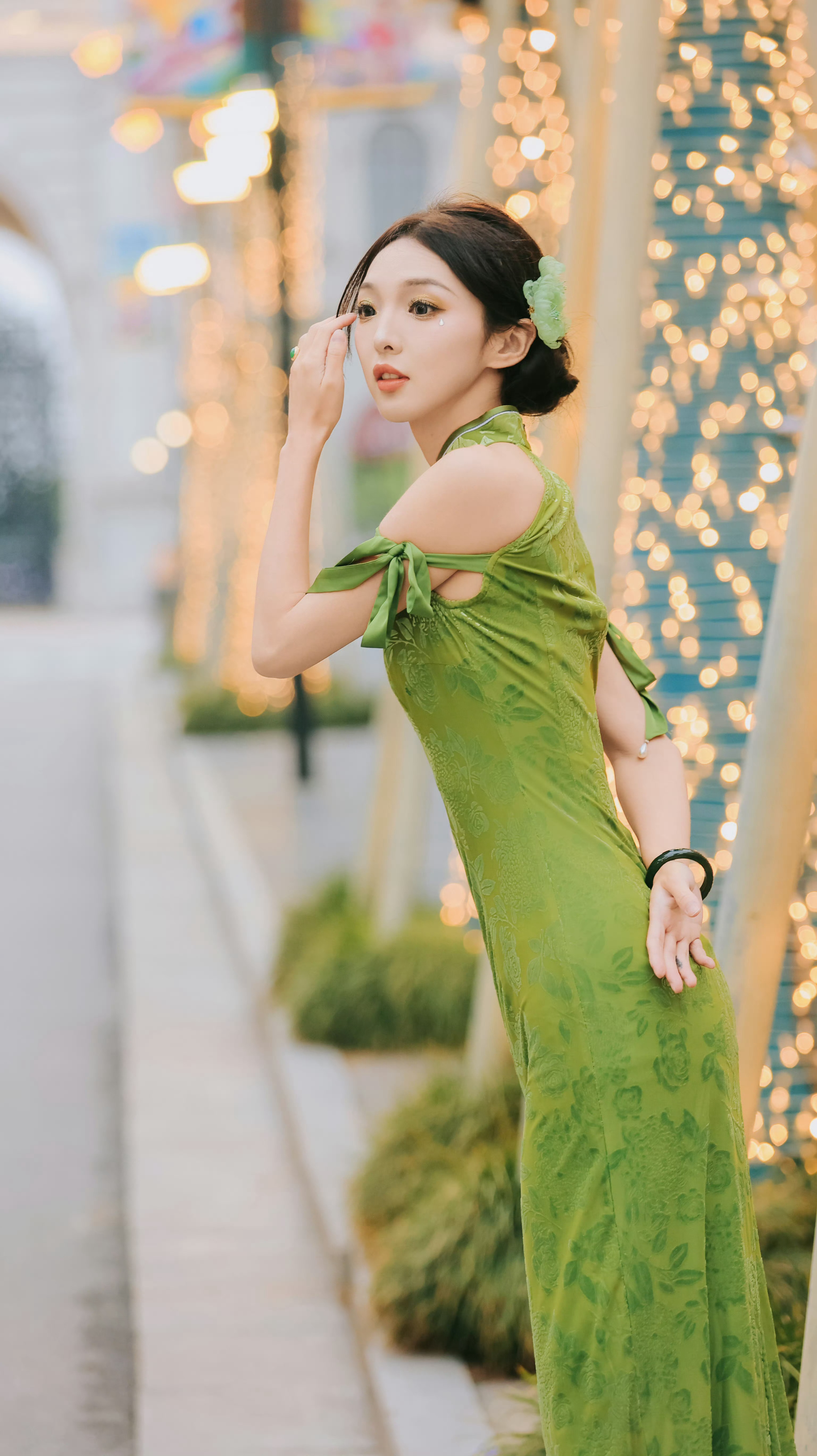 强东玥新中式旗袍造型💚 ​​​