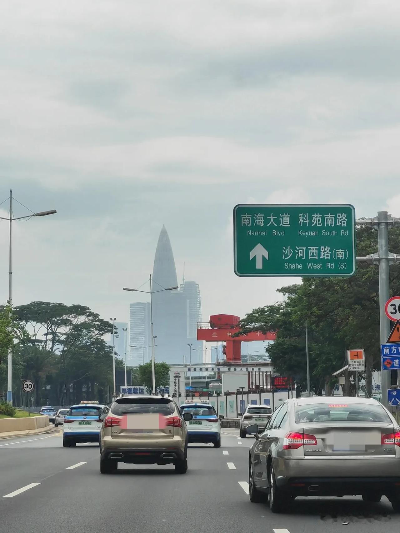 深圳你竟然是这样子的！
在深圳生活久了，对这座城市的环境习以为常了，总觉得没什么