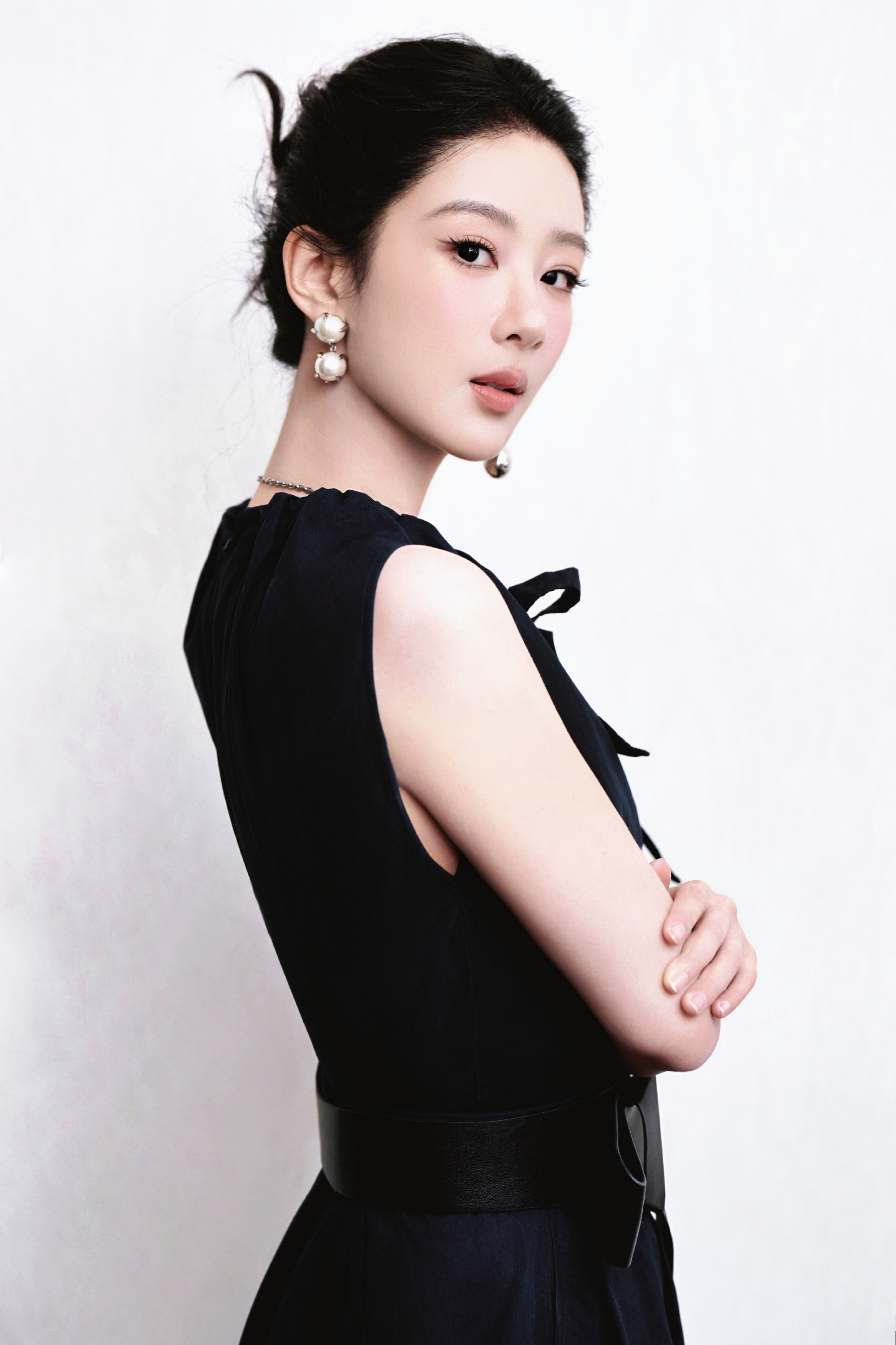 杨紫  yz杨紫董竹君 yz杨紫玉兰花开君再来 愿我们都能有和花儿坐一会儿的闲情