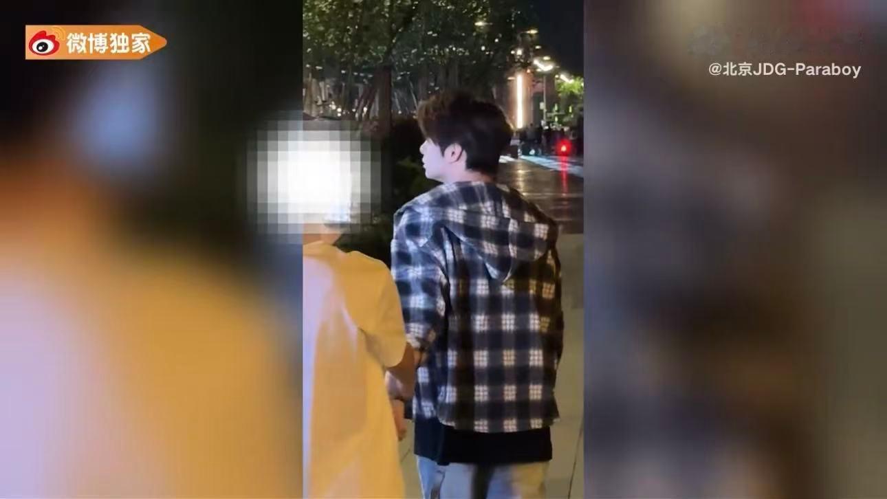 支持伞兵催更Paraboy 全网独一份自我催更，顺着伞兵的心愿，坐等各类日常vl