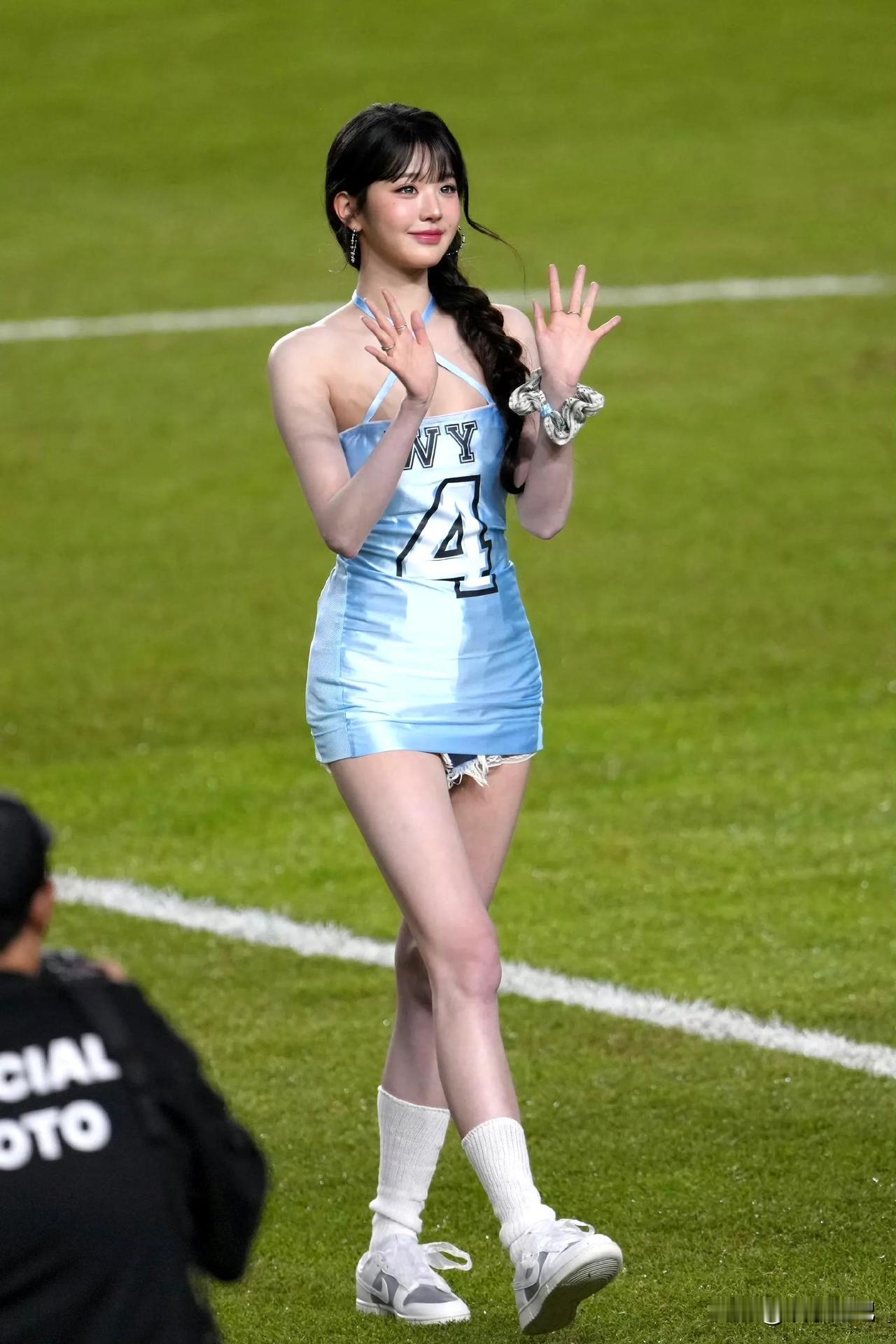 张元英今日 Coupang Play 开球
真的太美了[好喜欢] ​​​