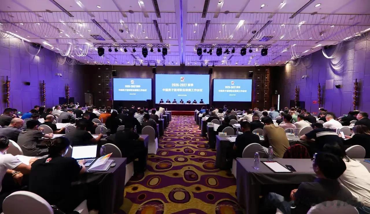 中国男篮亚运会失利被篮协掌门人郭振明归罪于球员缺失荣誉感，估计此话一出球员心态可