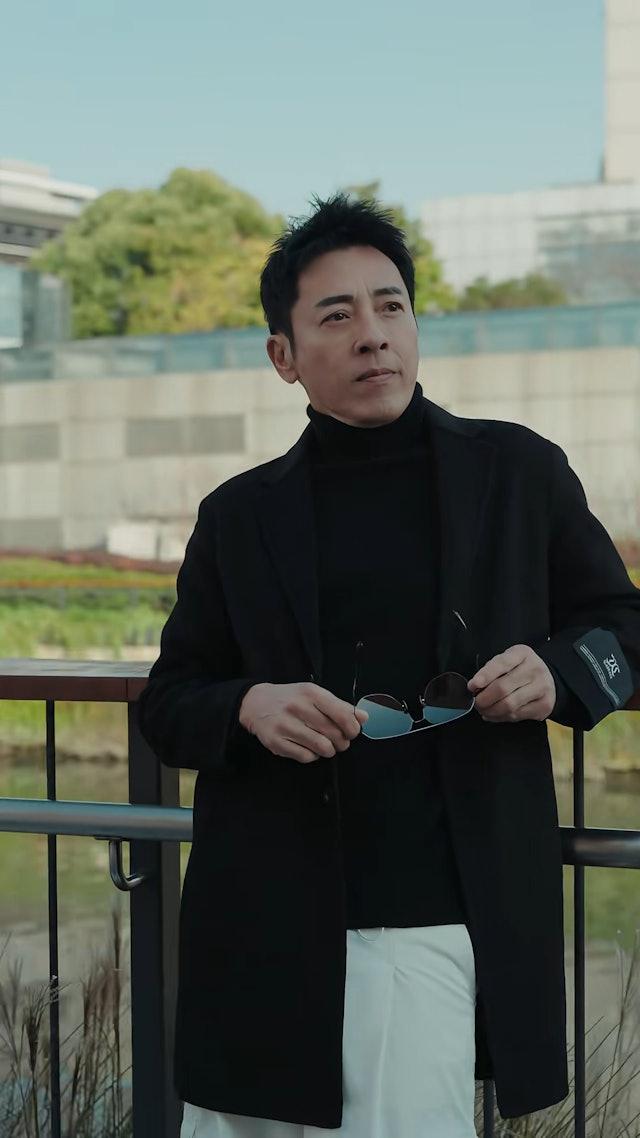 59岁的吕颂贤当年凭剧集《笑傲江湖》中饰演「令狐冲」红极一时。近年他主力在内地发