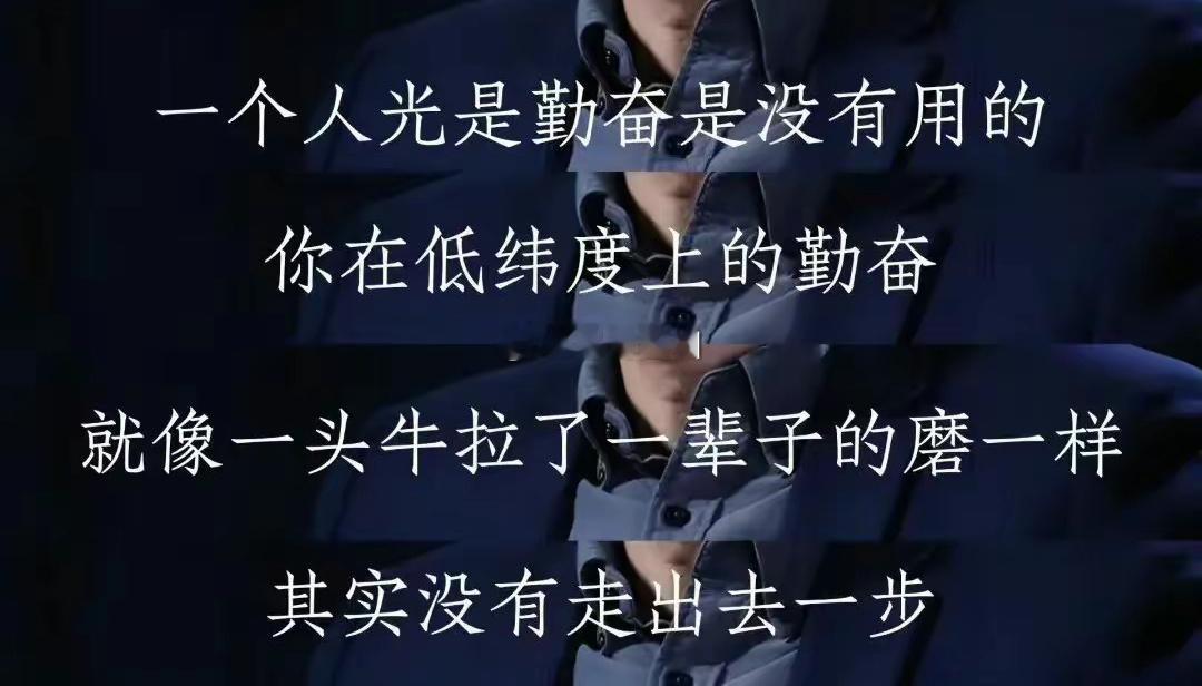天秤座的女生仿若轻柔的春风，优雅且平和宜人，性格就像平静的湖面，温柔而宁静。在审