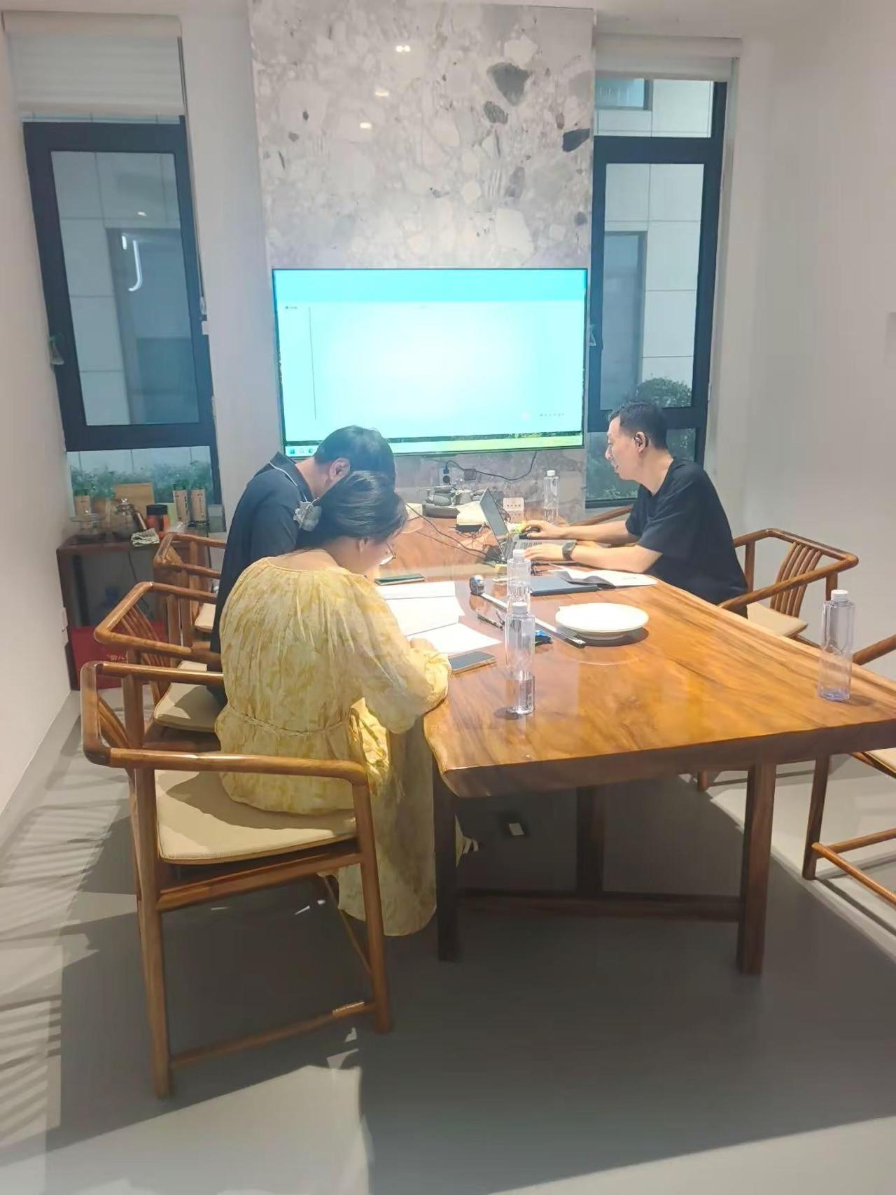 千言万语一句话:感谢信任！装修是一项长久的良心买卖！信任只是开始，服务没有终点！