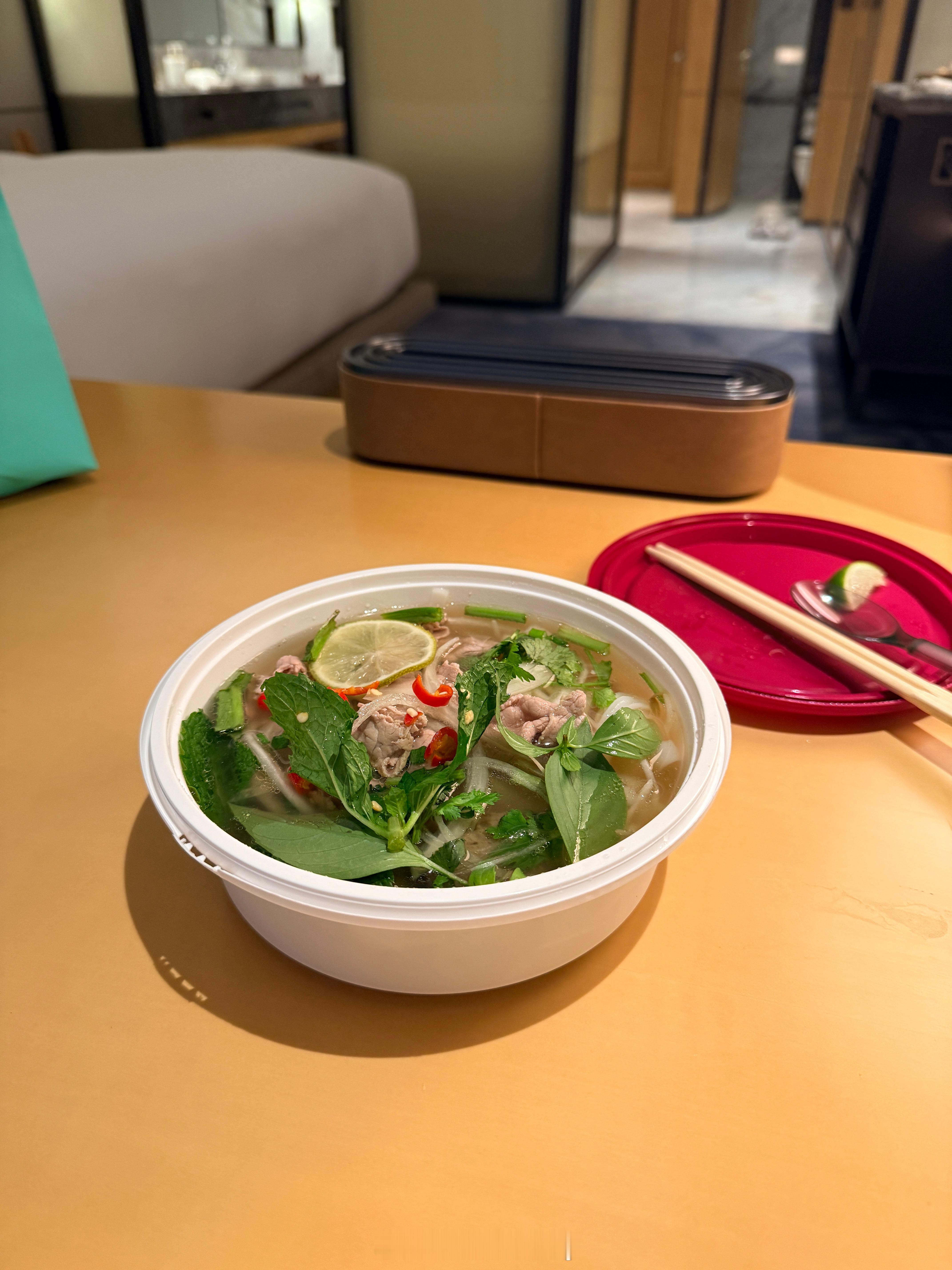 前天刚从成都回青岛今天又来了微微发烧只能清淡饮食可是…这里是成都诶！