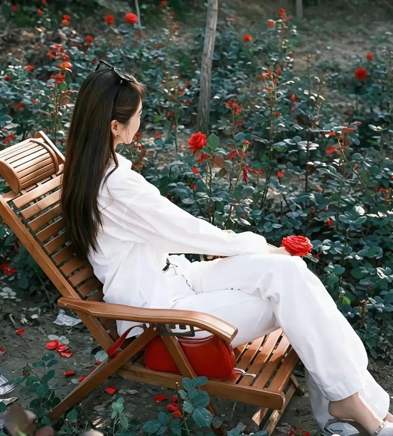 女儿说不想结婚，我说：“我尊重你，从现在开始我就可以躺平了，但是你从现在起要开始