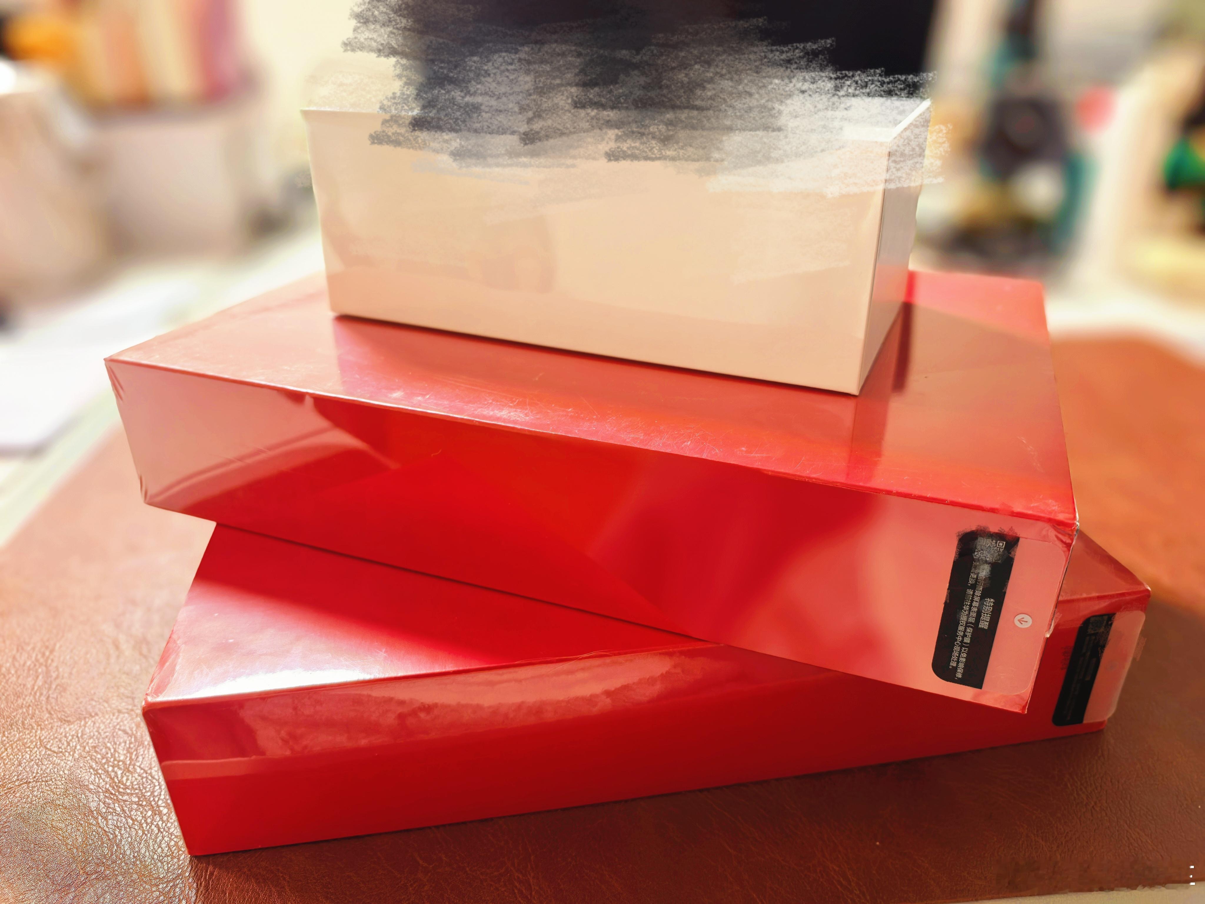 最近收到好多科技产品要转型做科技博主了吗？等我一一拆箱测评😎 