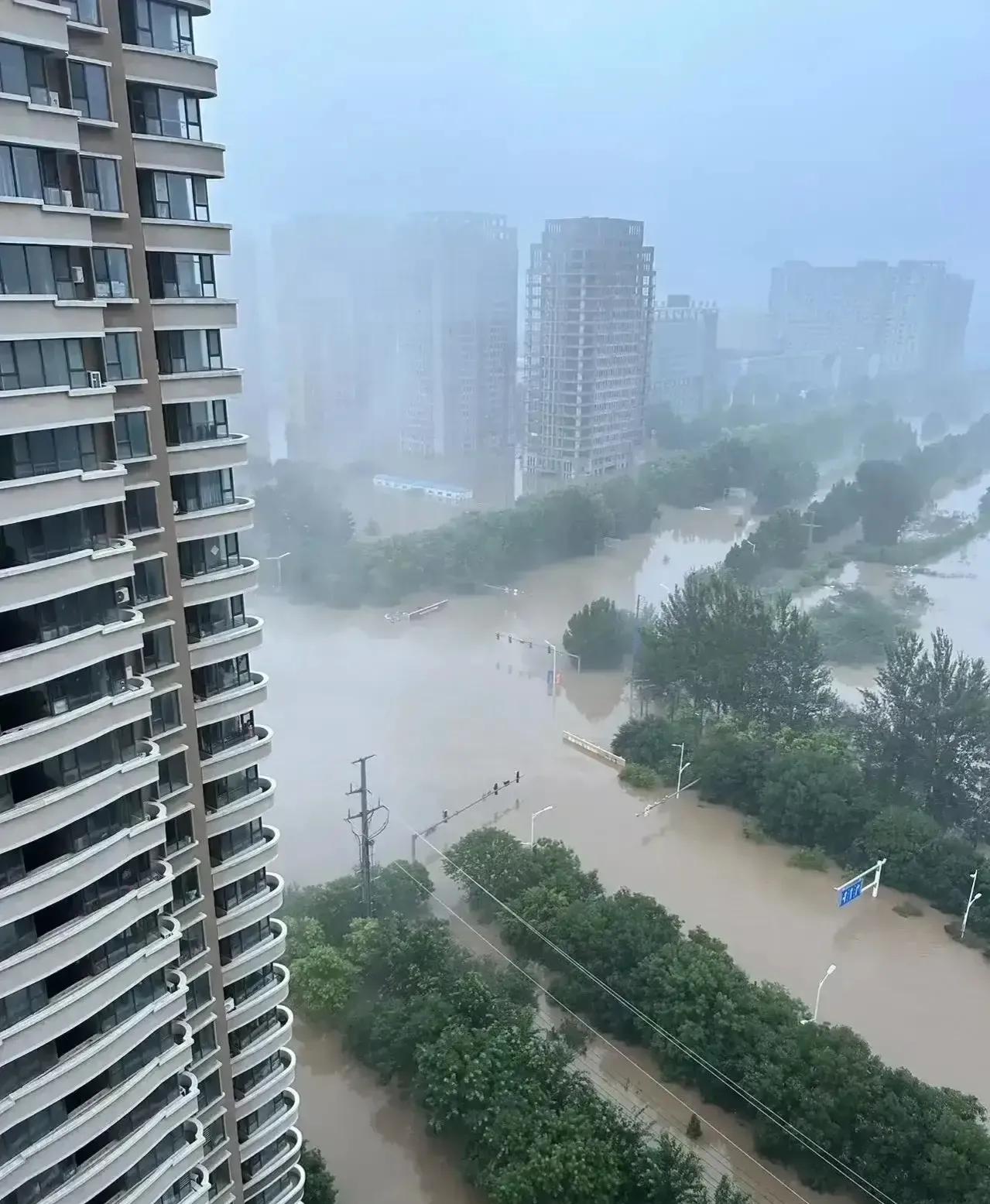 听闻河北省水利厅预测，后期还有3亿到4亿立方米的水要过境涿州，心中不禁为当地居民
