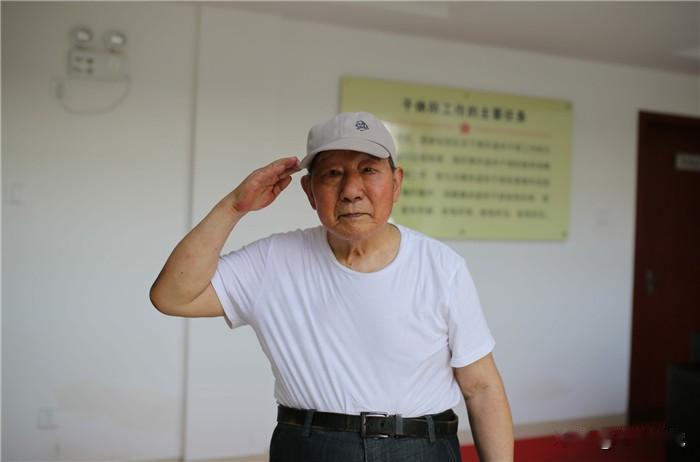 高继尧，1932年生于山东枣庄，13岁参加新四军，历经抗战、解放战争、抗美援朝、