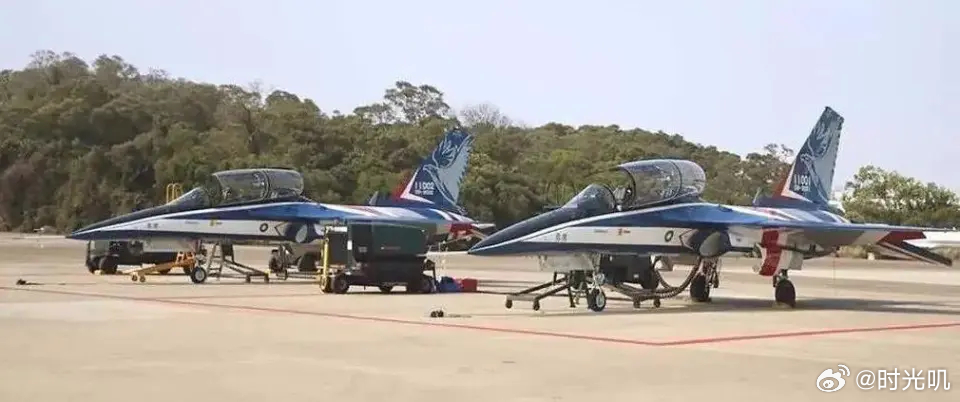 台空军一教练机台东外海坠海 15日上午，台湾一架“勇鹰”高级教练机在台东进行训练