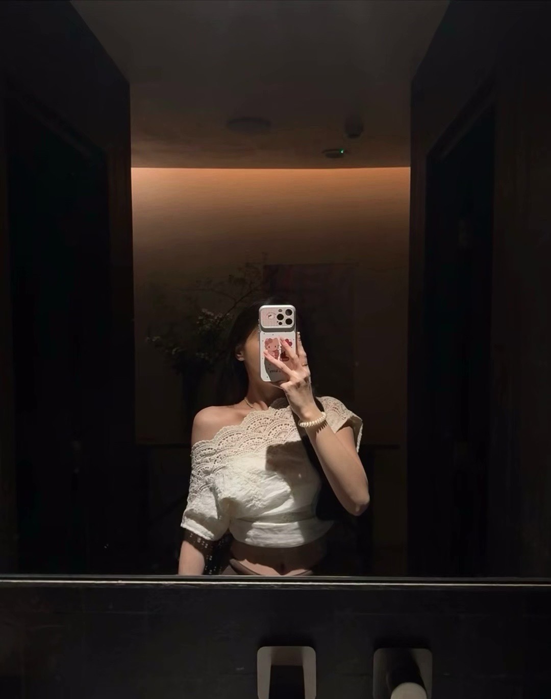 女人就应该像男人一样 联不联系都无所谓 反正老娘得到过你 至于你的灵魂 压根就不
