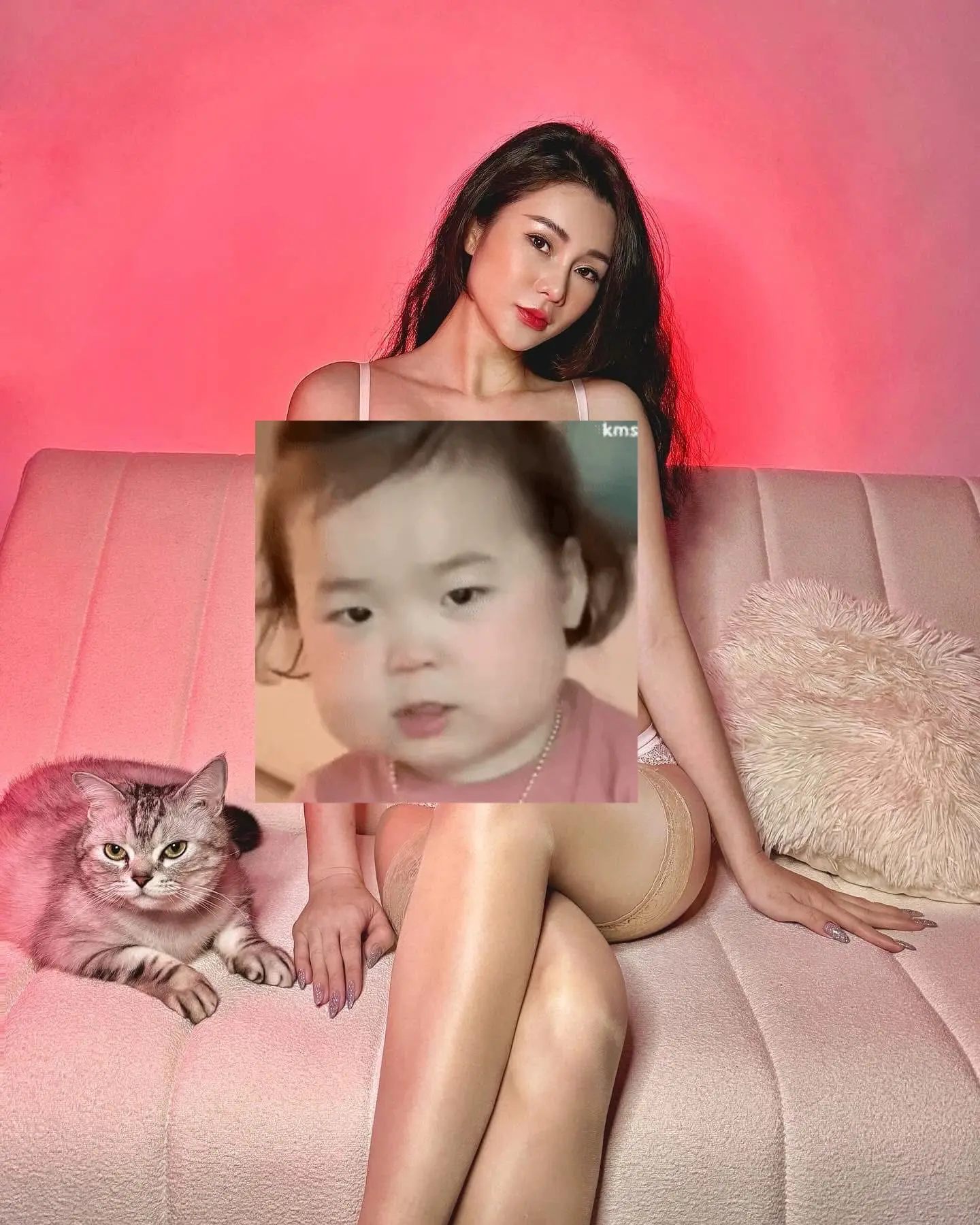 正常穿搭无不良价值观导向 泳装👙 拍照姿势 肉丝  蕾丝花边袜