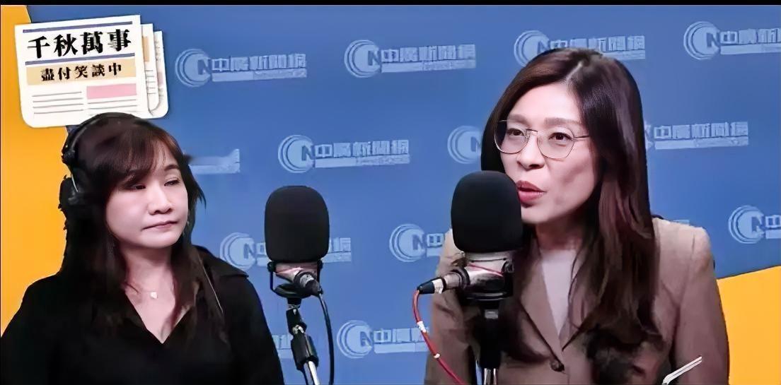 郑丽文在5月4日的节目中就拿军购换访美规格的传言表示， “这真的太可笑，太不懂得