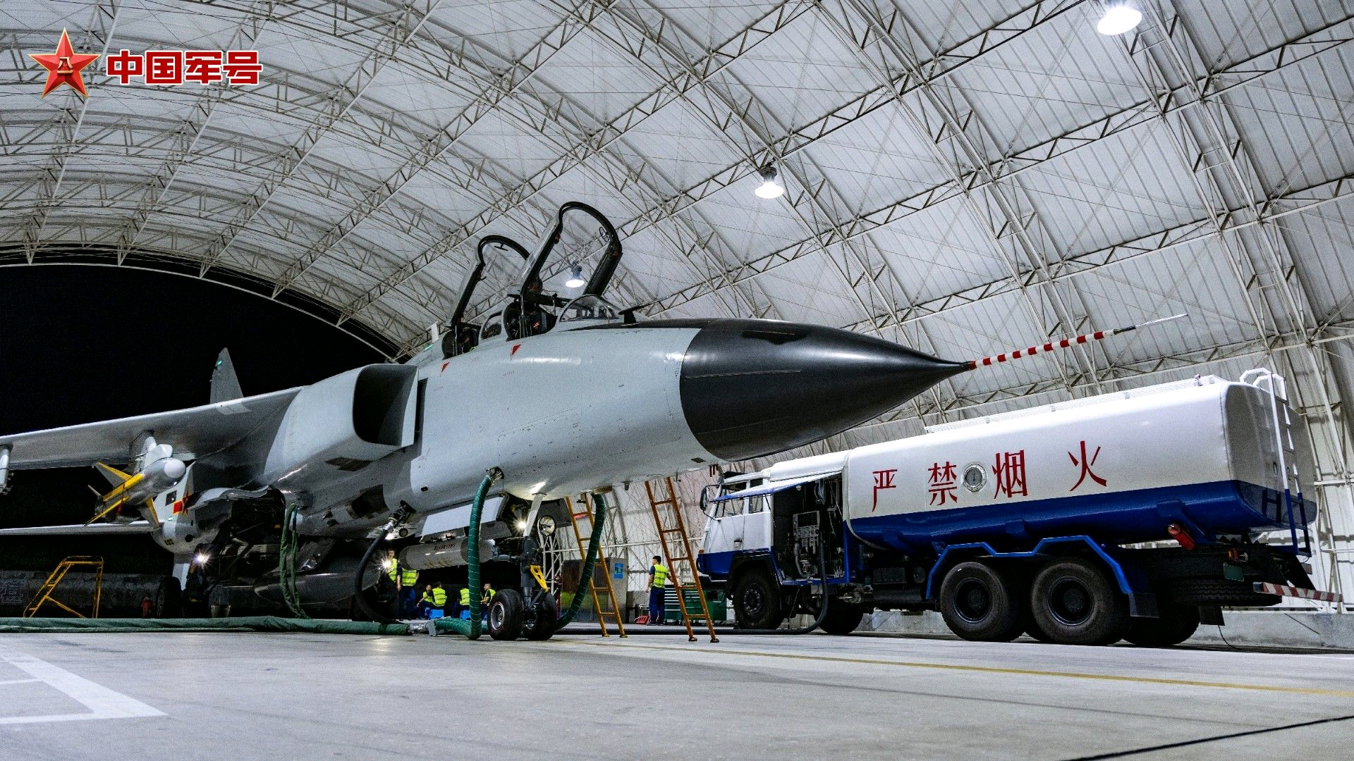 东部空豹，东海新豹东空某旅歼轰-7A夜训烽火问鼎计划制胜空天 ​​​
