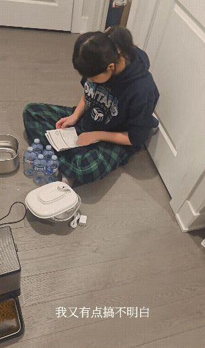 加拿大父女起争执，父亲认为，养的猫喝自来水就可以，一直以来都是这么养的，但是女儿