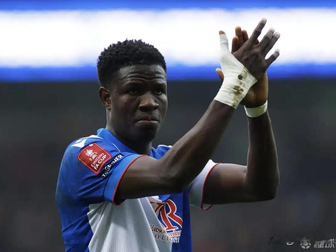 上海申花还要买前锋…据悉，英冠布莱克本流浪者队28岁中锋盖伊将加盟上海申花…申花