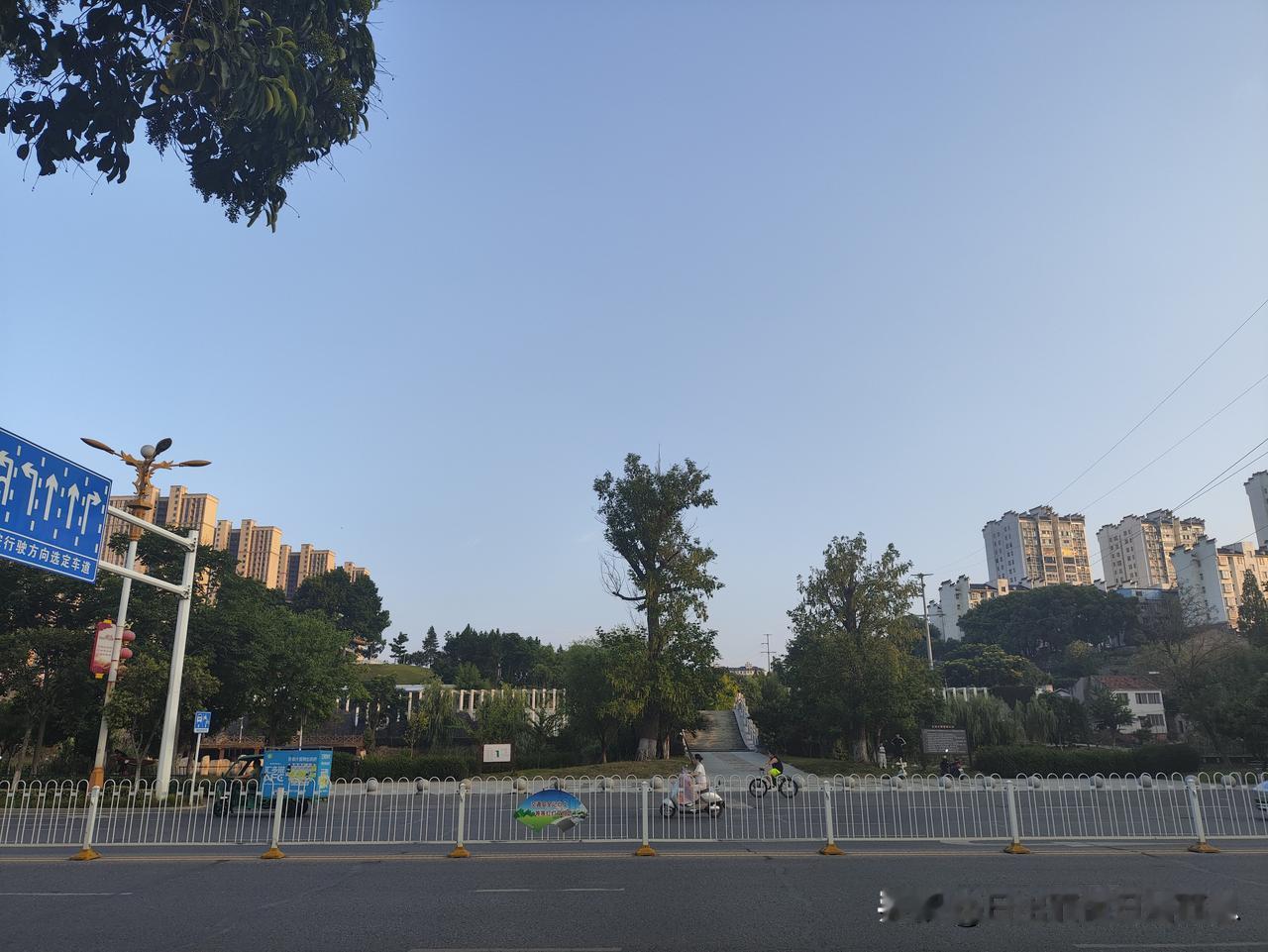 太热了
来了一场大雨
太赞了
凉快了太多了[比心][比心][比心][比心]绝美随