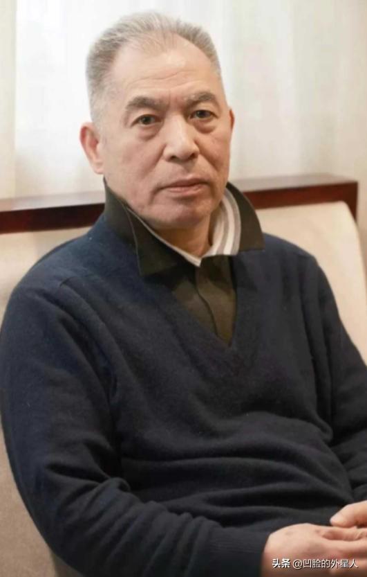 著名作家梁晓声的小姨20多岁时，未婚怀孕，誓死不说孩子的父亲是谁，最后被开除，生