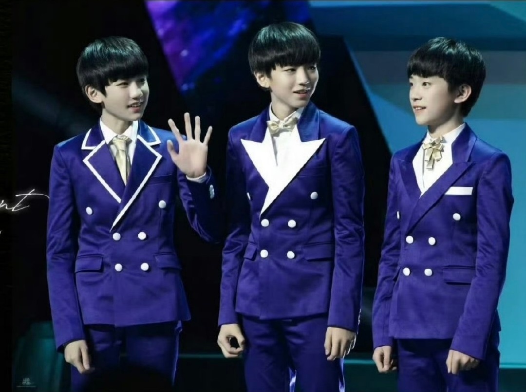 主办方当时没有想给TFBOYS奖项415对TFBOYS来说是意义非凡的，11年前