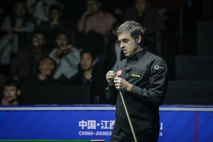 塔猜亚追平奥沙利文 2026斯诺克世界公开赛决赛正在进行。第一阶段，在奥沙利文4