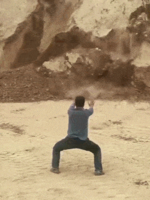 你看这位少侠使的是什么掌法？
竟有如此威力！