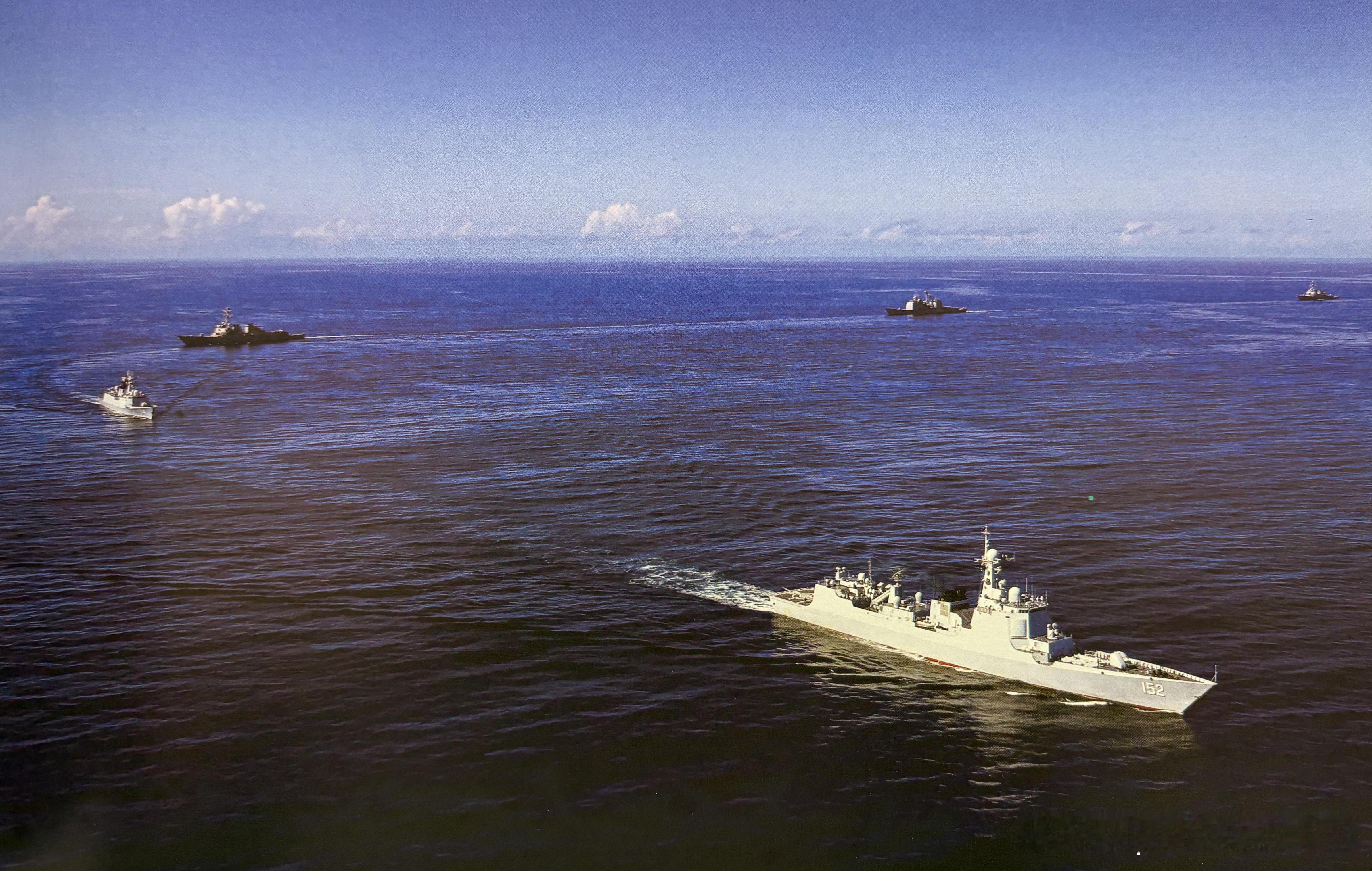 2015年11月7日上午10时，中美海军联合演练在美国梅波特港东南海域拉开序幕，